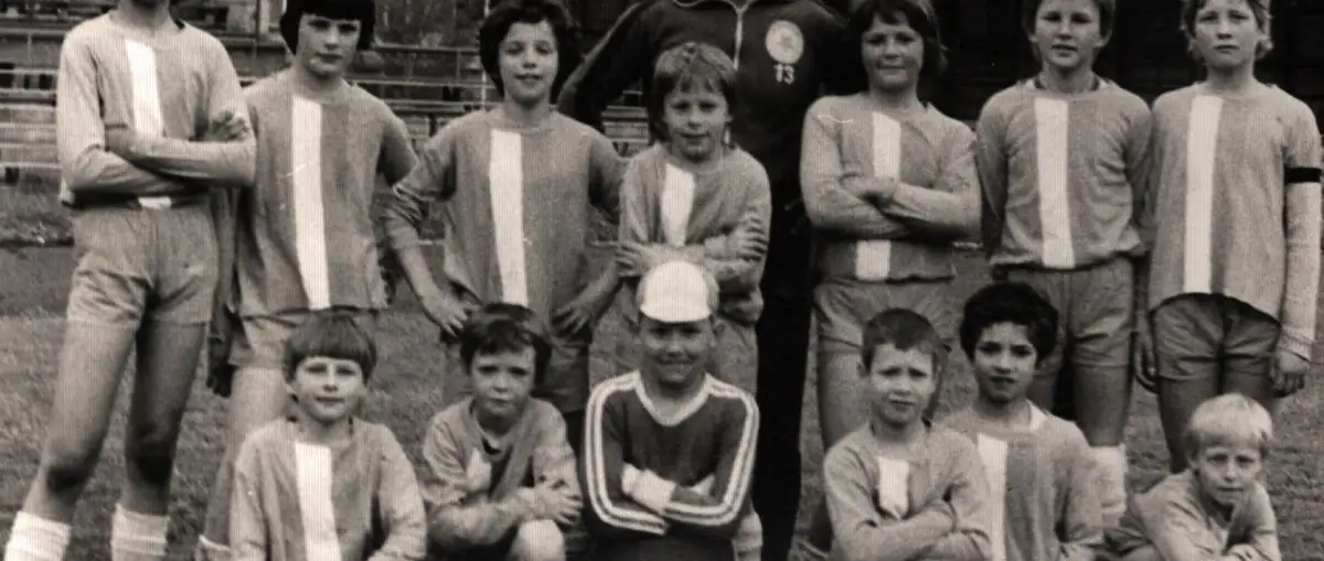 Vzpomínka na májový triumf z roku 1980. Poznáte kluky z drahovické trávy?
